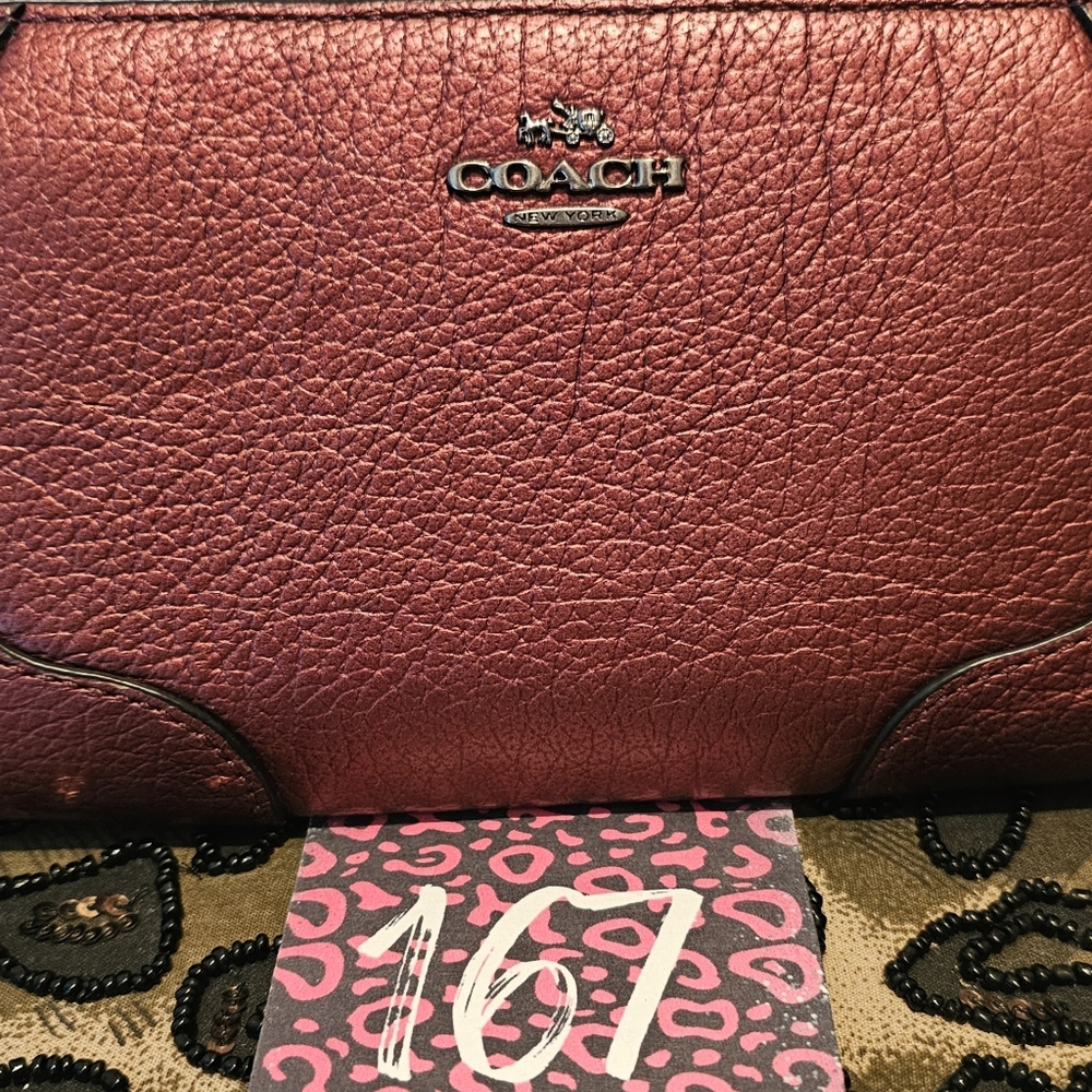 USED- ACCORDION RED/BURGANDY E1583 F52645 ZIP ARROUND COACH WALLET & COA…
